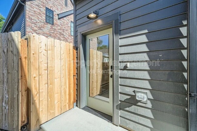 Building Photo - 1308 1/2 South Grant Street