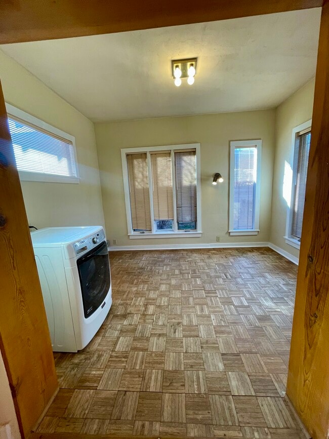 Building Photo - Girard UNM