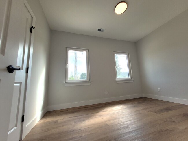 Building Photo - 1214 Pearl St