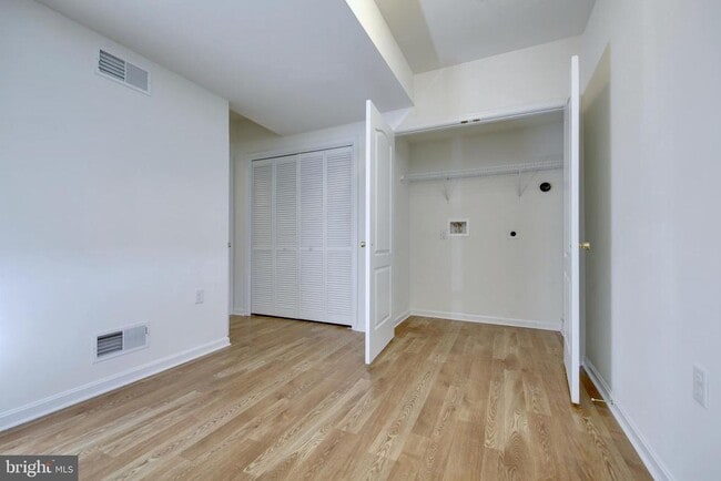 Building Photo - 13 Mustang Dr