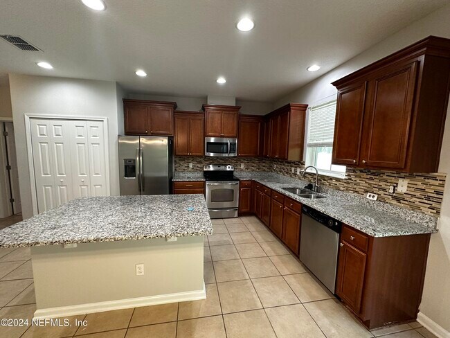 Building Photo - 12212 Angleterre Dr