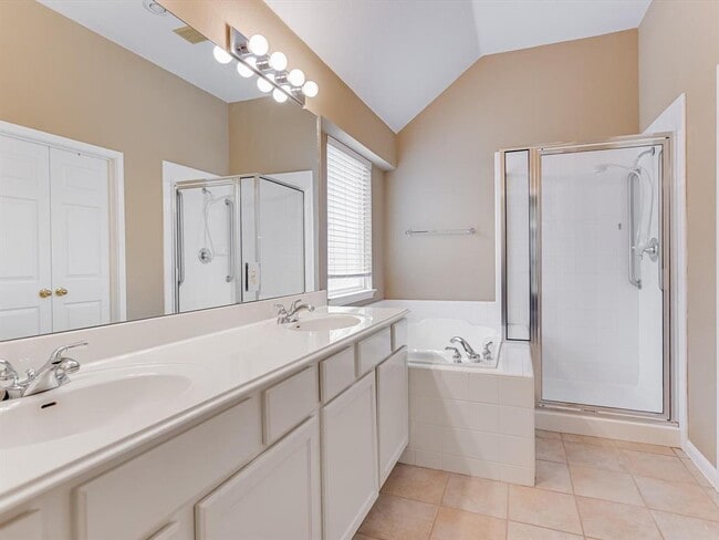 Building Photo - 8617 Little Laura Dr
