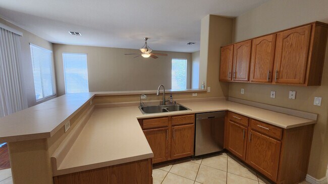 Building Photo - 3 Bedroom Home in Dobson Place Community N...