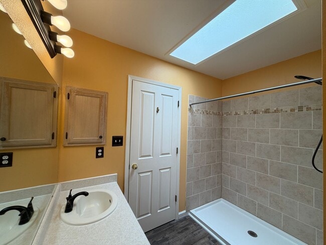 Building Photo - 2 Bedroom Single Story Home Available Near Unser Blvd NE & Northern Blvd NE in North Hills Rio Ra...