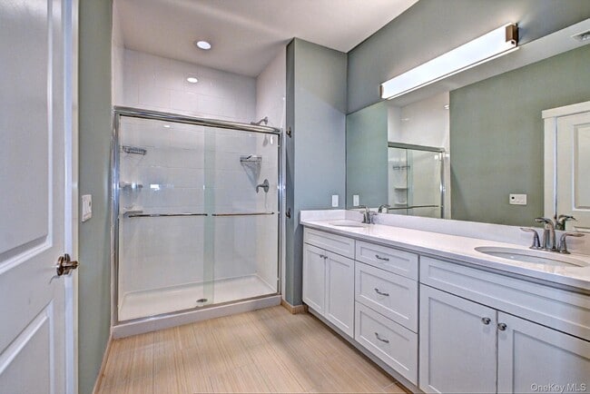 Building Photo - 44 Fox Hill Dr