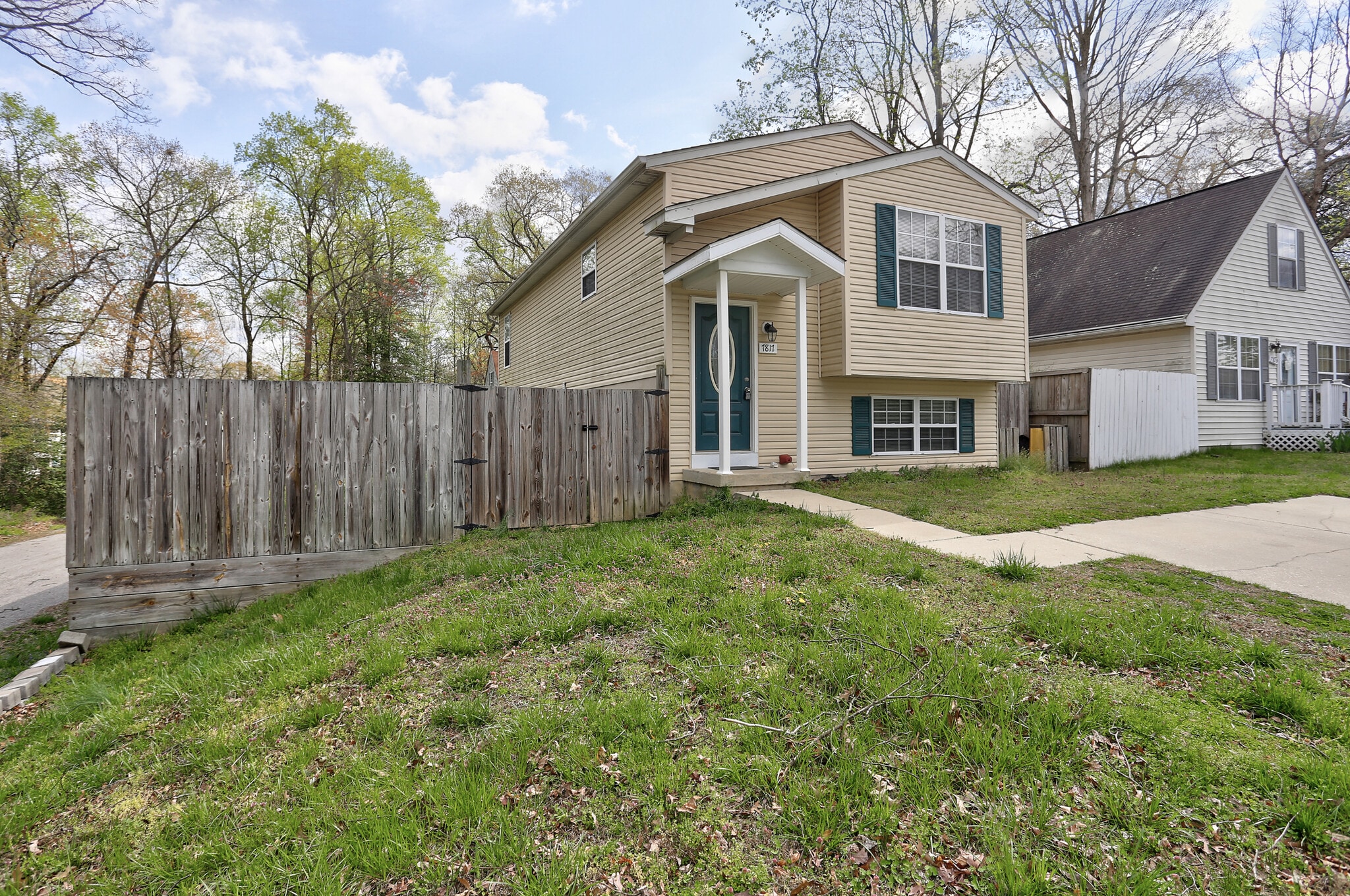 Front of House - 7817 Camp Rd