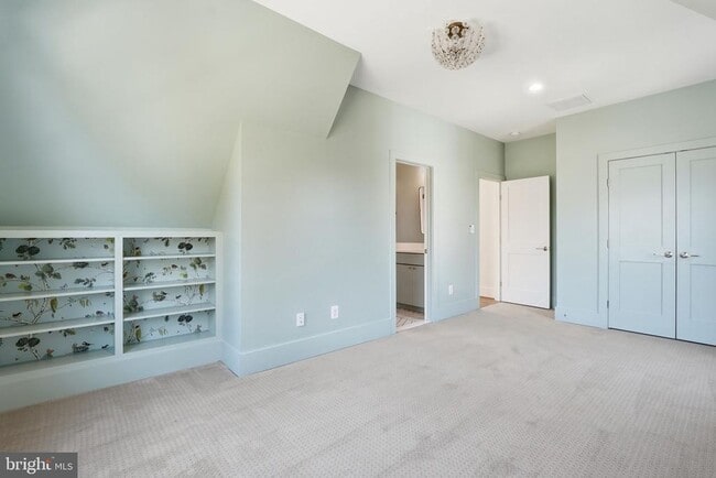 Building Photo - 1618 N Danville St