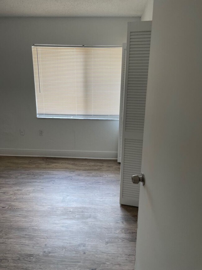 Building Photo - Two bedroom Two bath Condo