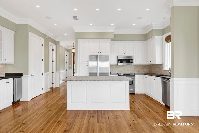 Building Photo - 32491 Water View Dr E