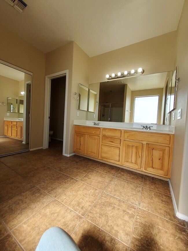 Building Photo - 43172 W Rio Bravo Dr