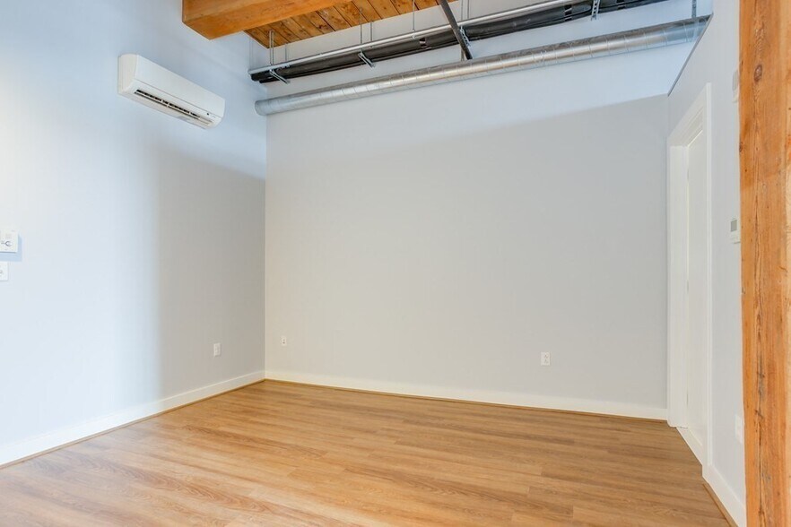 Building Photo - 63 Melcher St