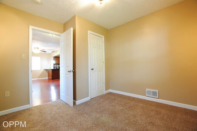 Building Photo - 3 br, 2 bath House - 6703 Lake St
