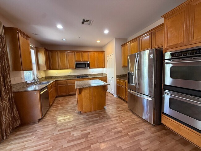 Building Photo - 17023 Ralphs Ranch Rd