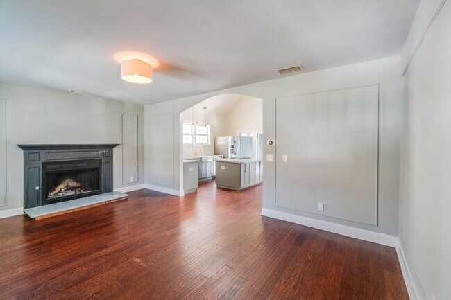 Building Photo - Newly Updated 4/3 in Howell Station w/ Ful...