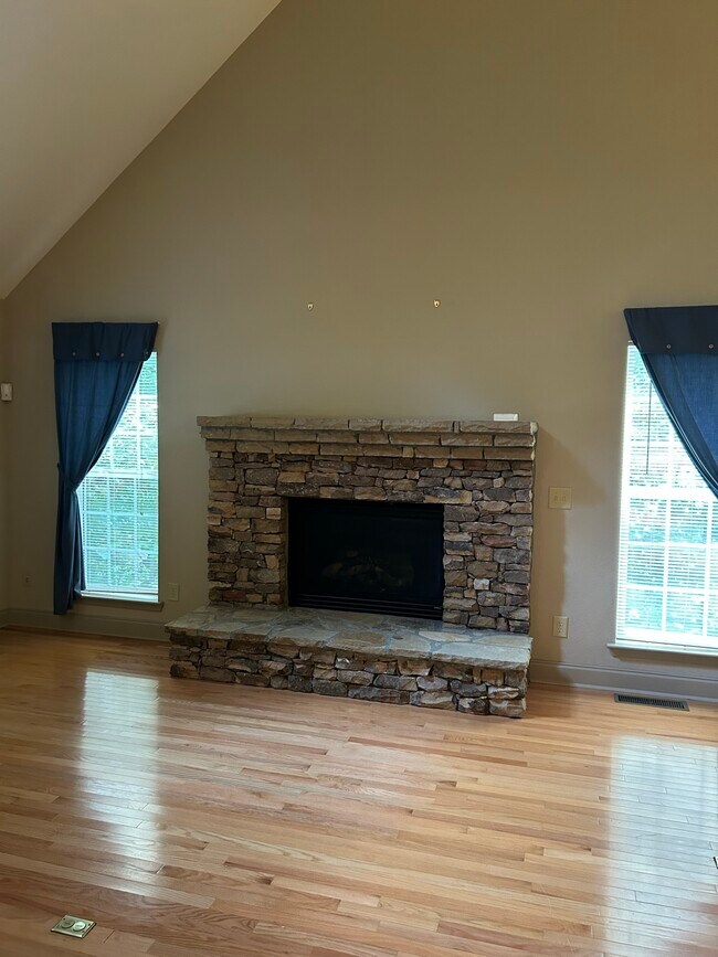 Building Photo - 513 Lapidary Ln