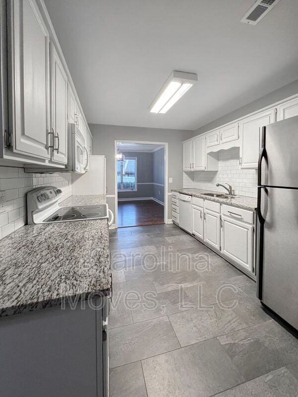 Building Photo - 419 Sparrow Hawk Ct