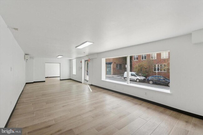 Building Photo - 1538 Pine St