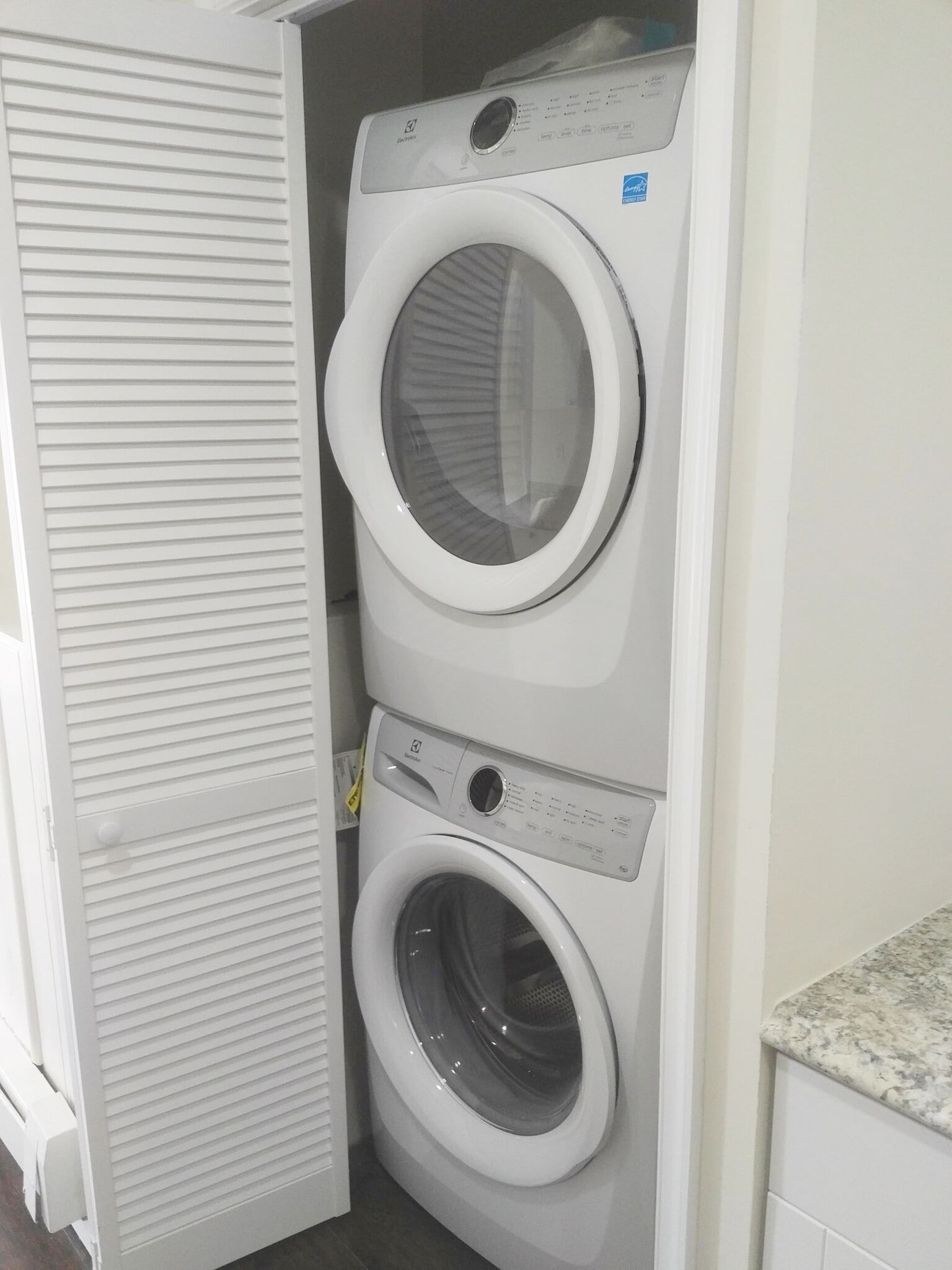 Washer Dryer - 61 E Oakland Ave