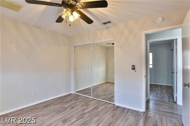Building Photo - 722 Barrie Ct