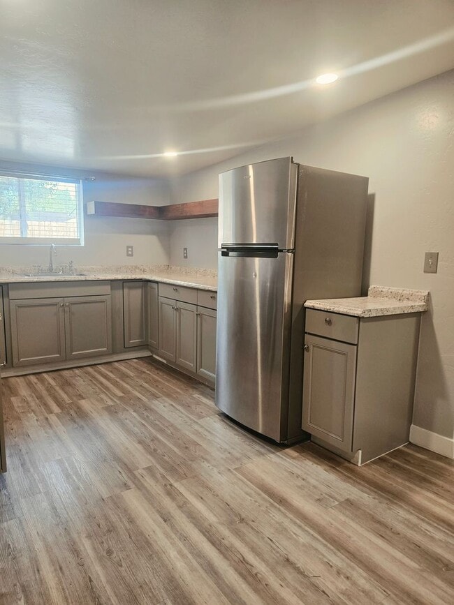 Building Photo - 307 Acoma Dr