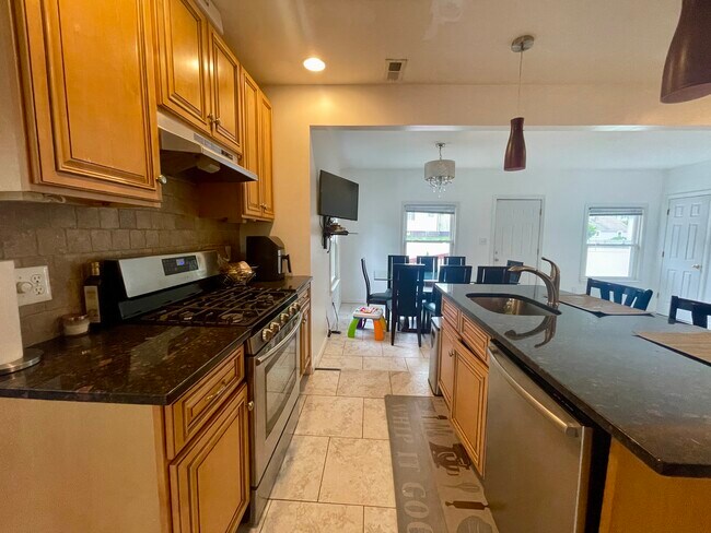 Building Photo - 39 Mabel St