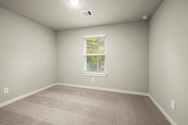 Building Photo - 18733 Timber Gln Dr