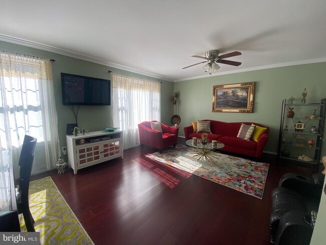 Building Photo - 8207 Stationhouse Ct