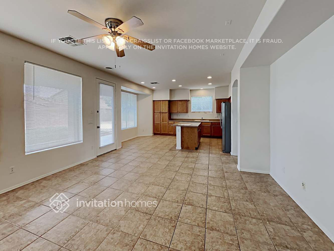 Building Photo - 3722 E Meadowview Dr