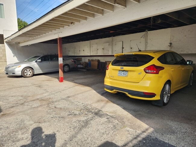 Building Photo - 1226 Gower N St