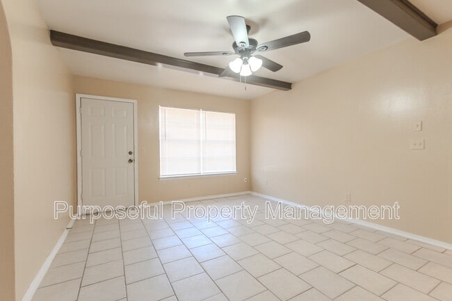 Building Photo - 809 Meadowgreen Dr