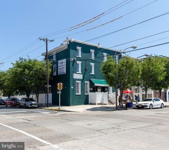 Building Photo - 602 Broadway