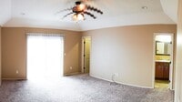 Building Photo - 3-Bed Duplex w Garage + Fenced Yard + Balcony