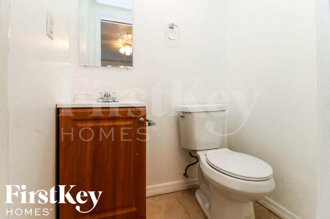 Building Photo - 3113 Union St N