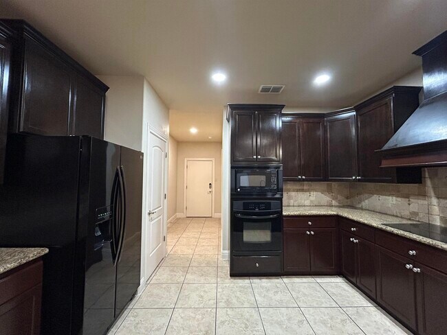 Building Photo - 3335 Hagen Lp