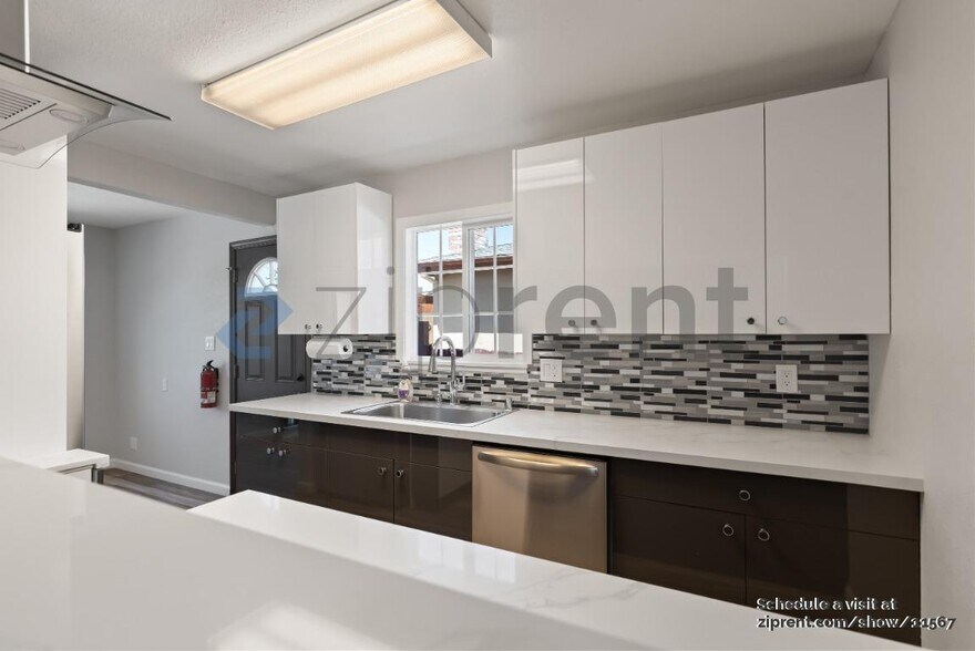 Building Photo - 4726 Armour Dr