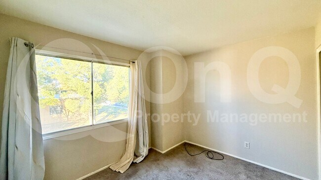 Building Photo - 5304 W Hearn Rd