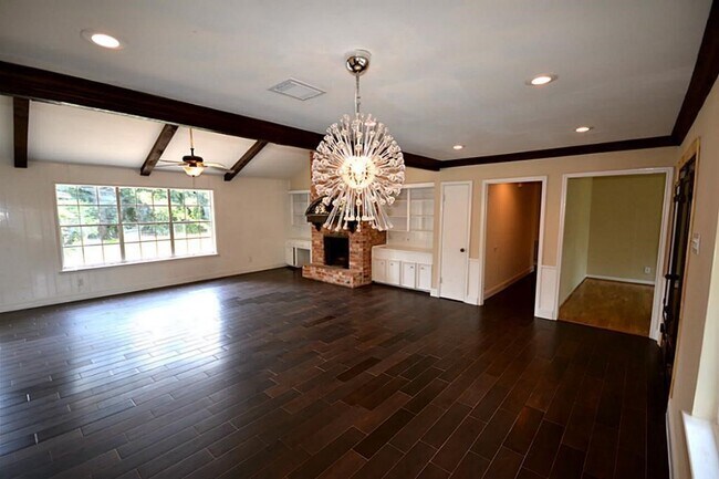 Building Photo - 11211 Ash Creek Dr