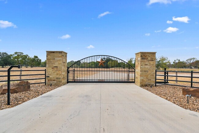 Building Photo - 5472 Andert Rd