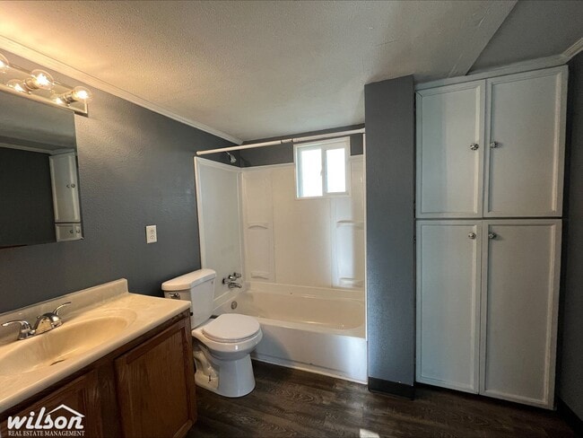 Building Photo - Bright & Spacious 3 bedroom, 1 bath Home for Rent!