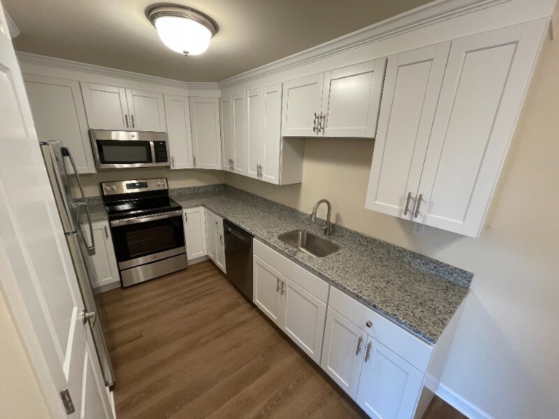 Building Photo - 540 Northend Dr