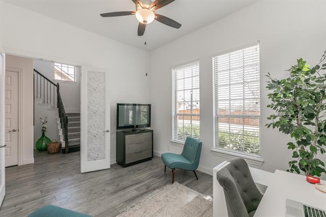 Building Photo - 711 Artesian Dr