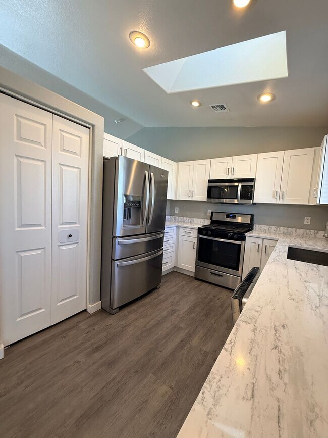 Building Photo - Three Bedroom Home with RV/Boat Parking ~ Prescott Valley