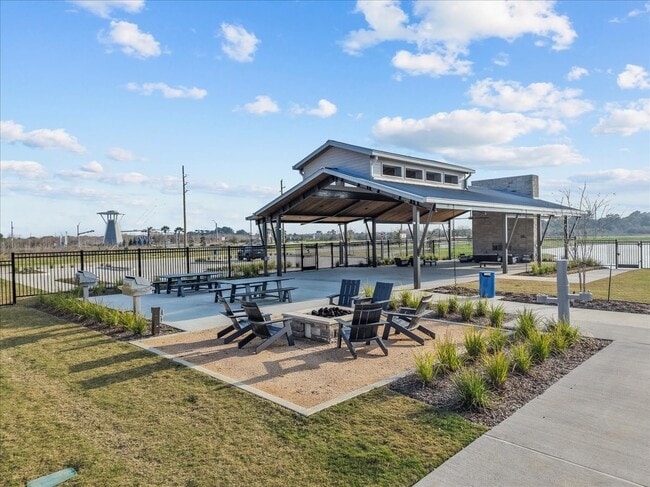 Building Photo - 700 Topwater Trl