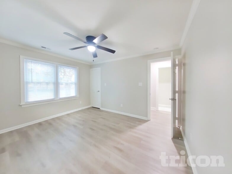 Building Photo - 2501 Haybrook Ln