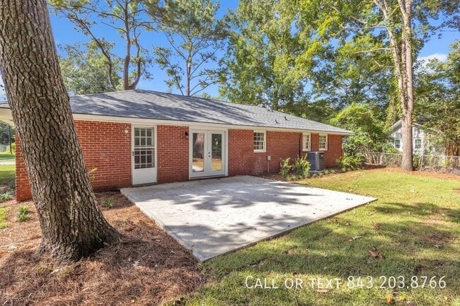 Building Photo - 301 Sprucewood Dr