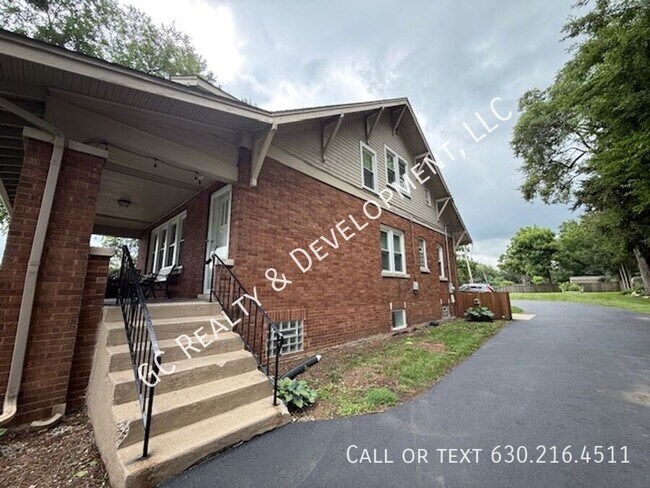 Building Photo - 2317 Maple Ave