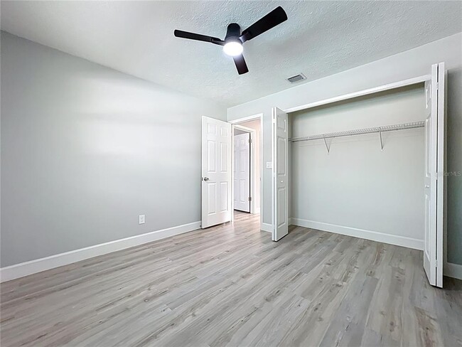 Building Photo - 8676 Hillside Dr