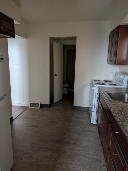 Building Photo - 2314 Broadway Ave