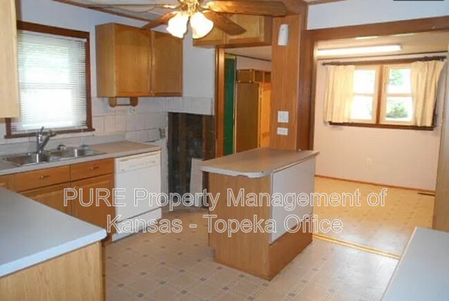 Building Photo - 419 SW Fillmore St