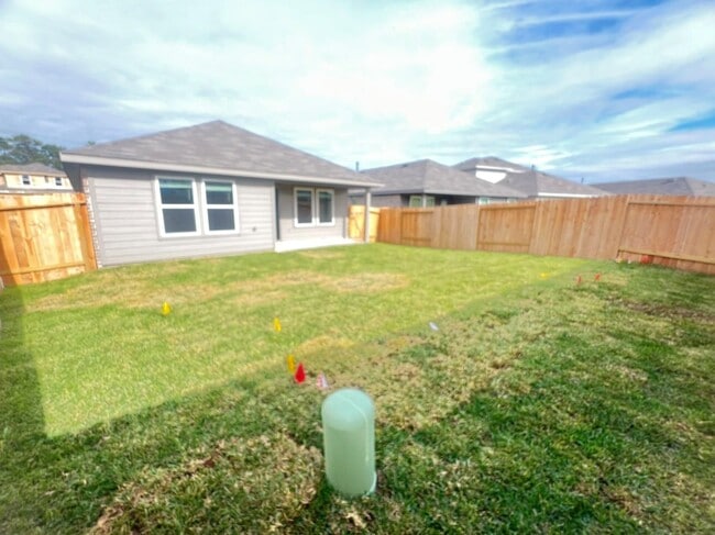 Building Photo - 5930 Cypress Hts Dr